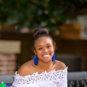 Meet your Posher, Lisa marie